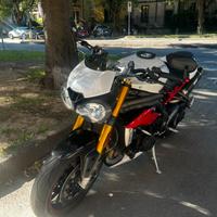 Triumph speed triple 1050 R