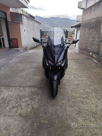 Yamaha Tmax Tech Max 560