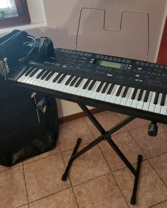 Tastiera Roland E 68