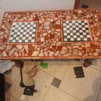 Tavolino in legno con ripiano in pietra 