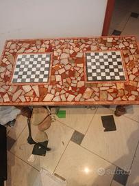 Tavolino in legno con ripiano in pietra 