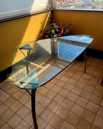 Tavolo vetro triangolare