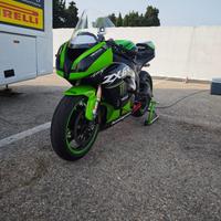 Kawasaki ninja zx6r pronto pista
