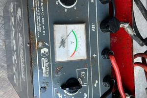 caricabatterie booster professionale