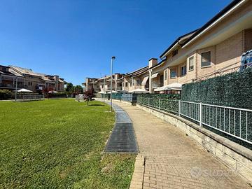 Appartamento di 144 m² con più di 5 locali e box a