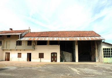 Cascina da ristrutturare a Bianzè