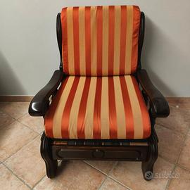 2 Poltrone singole e divano a 3 posti