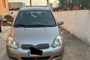 Toyota yaris vvti tre porte