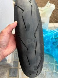 Pirelli diablo supercorsa v4  120/70/17 -200/55/17