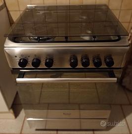CUCINA HOTPOINT ARISTON.