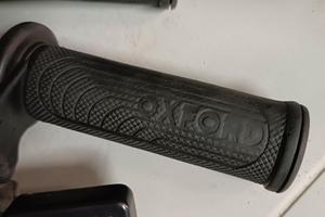 Manopole riscaldate il modello Oxford per mt07