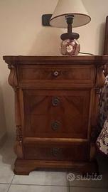 Coppia Comodini Classici in Legno Intarsiato