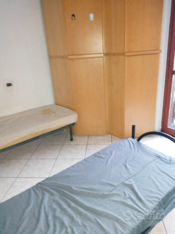 A Limbiate posto letto in stanza condivisa