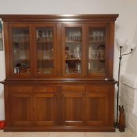 credenza a vetrina in legno