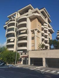 Appartamento di 80 m² con 3 locali e box auto a Ro