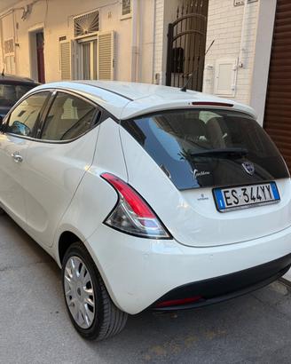 Lancia ypsilon 1200 benzina