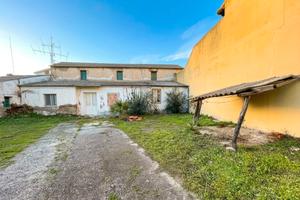 Ampia casa indipendente da ristrutturare