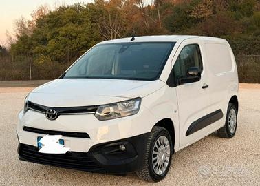 Toyota proace city passo lungo 