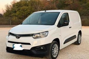 Toyota proace city passo lungo 