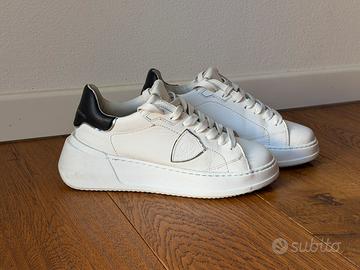 Sneakers in pelle bianche