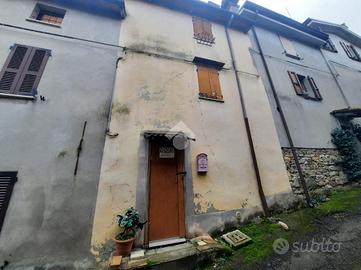 CASA SEMINDIPENDENTE A VERNASCA
