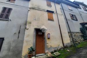 CASA SEMINDIPENDENTE A VERNASCA