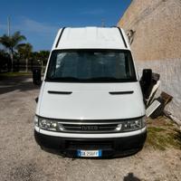 Furgone IVECO 35