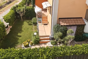 Trilocale Indipendente Piano Terra con Giardino Pr