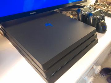 Playstation 4 Pro + 2 Joypad