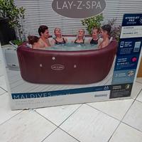 piscina idromassaggio 