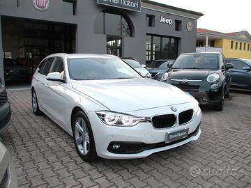 BMW 320 d Touring xdrive Luxury auto CarPlay/LED/N