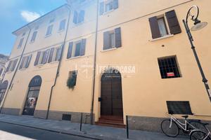 Ufficio al piano rialzato in centro storico ideale