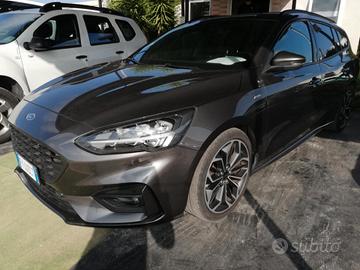 Ford Focus ST Line SW