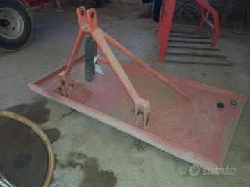 Costipatore per terreno per trattore