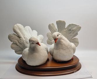 Coppia di colombe di fine porcellana cm27x17 