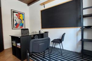 Grazioso ufficio arredato