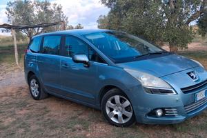 peugeot 5008  auto rara tenuta discretamente
