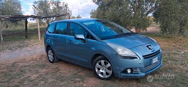 peugeot 5008  auto rara tenuta discretamente
