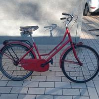 Bici da stazione funziona perfettamente ruote 24
