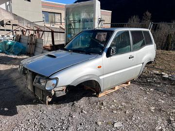 Nissan Terrano 2 scocca completa