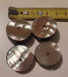 Set bottoni vintage madreperla e bachelite