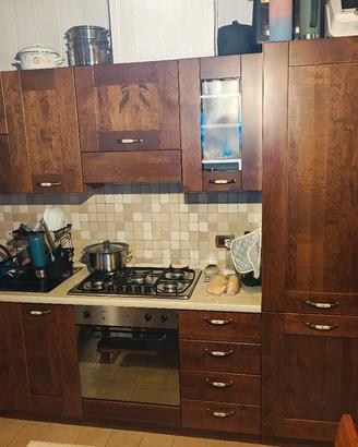 Cucina rustica in legno massello