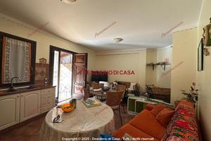 Casa, Campofelice di Roccella.