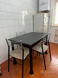 Tavolo e sedie vintage