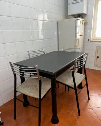 Tavolo e sedie vintage