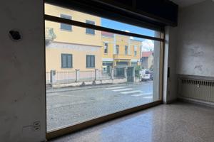 Negozio centralissimo doppia vetrina