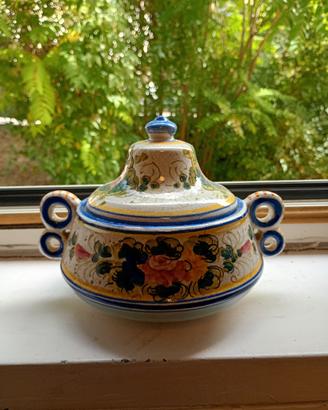 scatola in ceramica Deruta dipinta a mano 