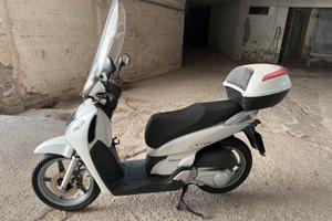 Honda sh 125 - come NUOVO - tagliandato - INTRATT