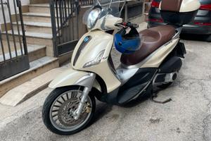 PIAGGIO BEVERLY 300 i.e. 2015