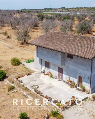 Villa di 170 m² con 5 locali a Leverano